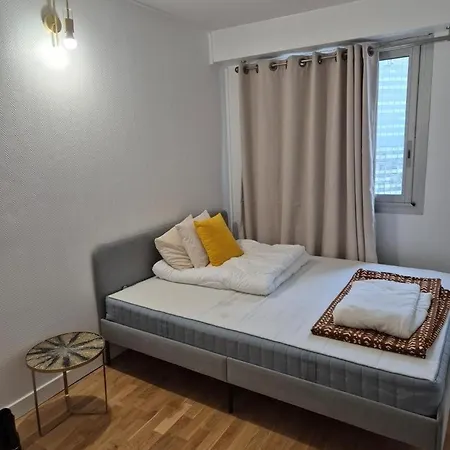 4-room La Defense *